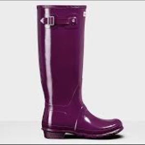 Hunter Tall Gloss Rain Boots size 6-7